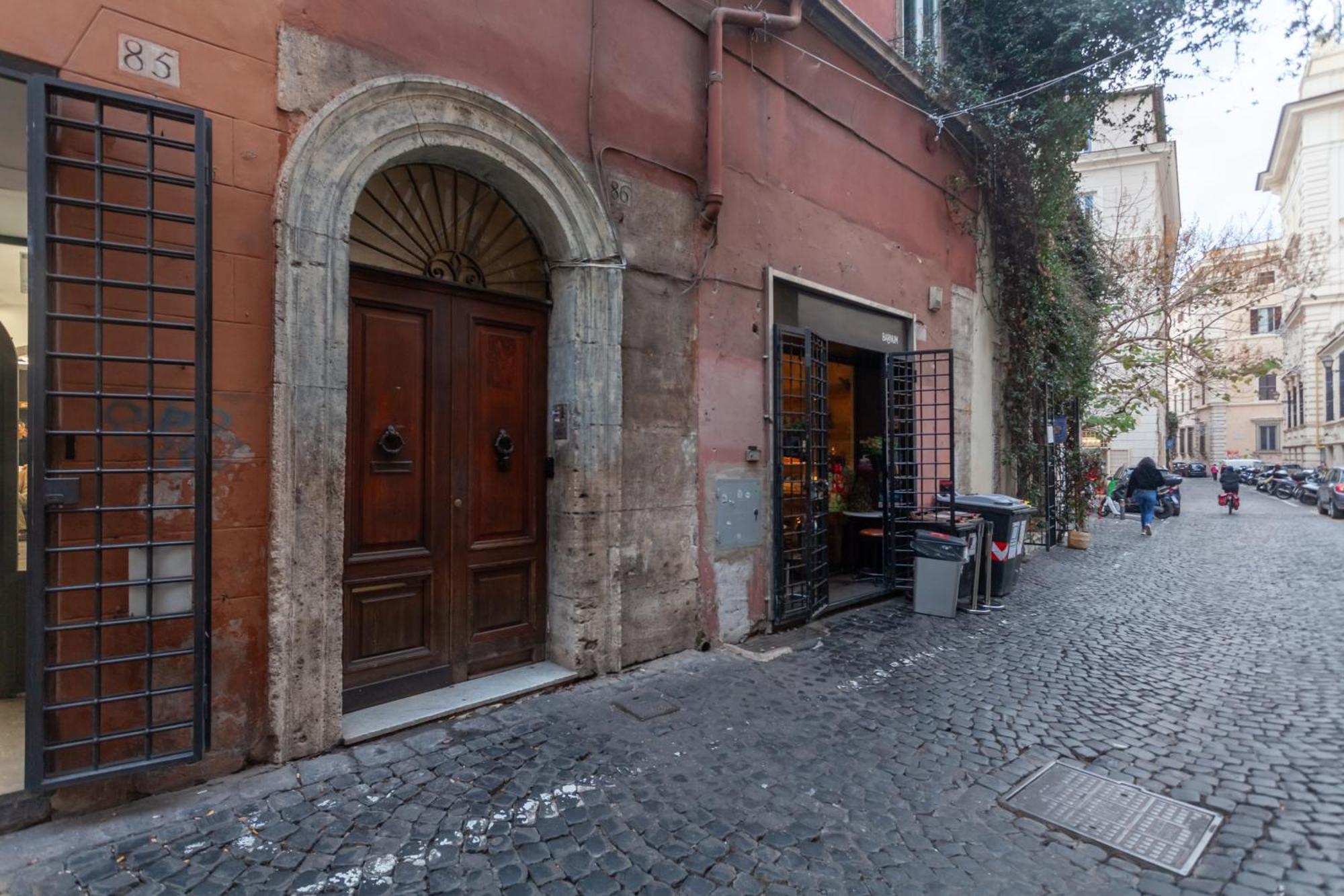 Pellegrino Piazza Navona 2Bdr Apartment, Rome