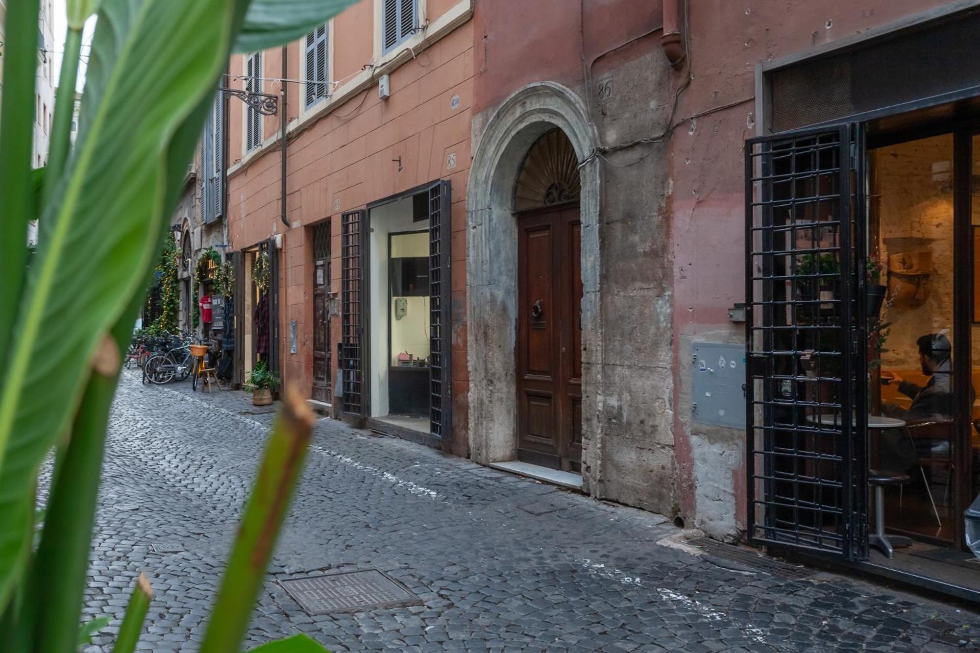Pellegrino Piazza Navona 2Bdr Apartment — Photos 1
